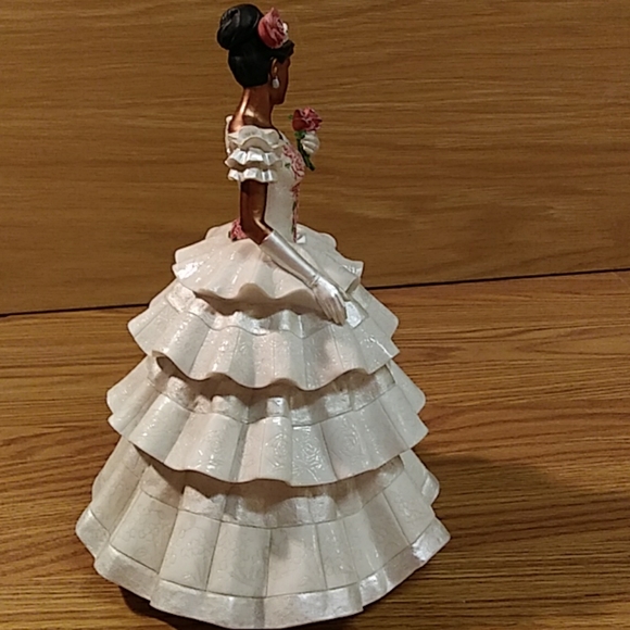Quinceanera 2004 enesco group figurine 11.5in tall - Picture 7 of 8